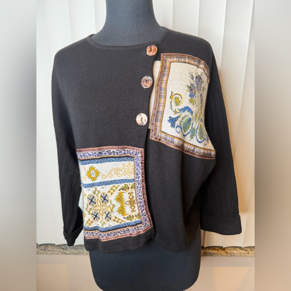 Vintage Azuleros Black Boxy Sweater Embroidered Patches Size Medium